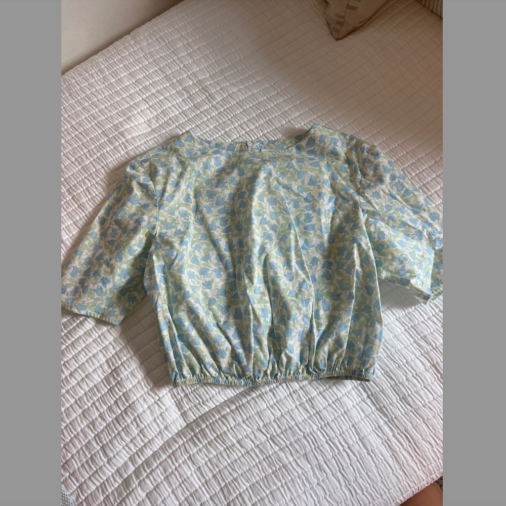 Coco Shop Cinched Crop Top Medium Blue Floral